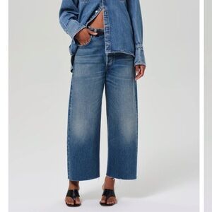 Citizens Of Humanity Ayla Wide Leg
Crop Raw Hem Jeans
Size 26